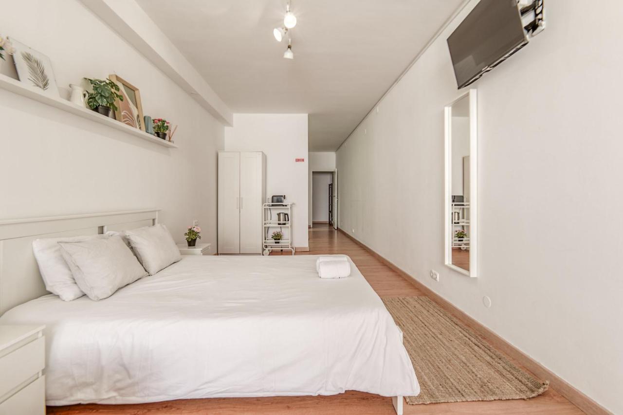 Travel & Live Aliados Apartment Porto Bagian luar foto