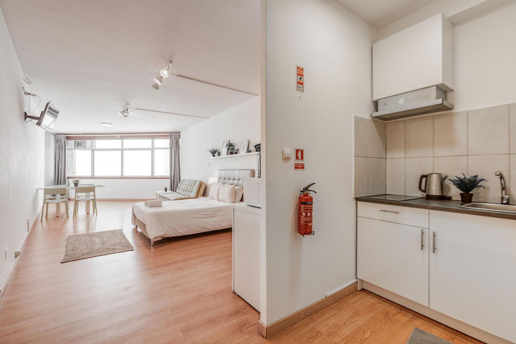 Travel & Live Aliados Apartment Porto Bagian luar foto
