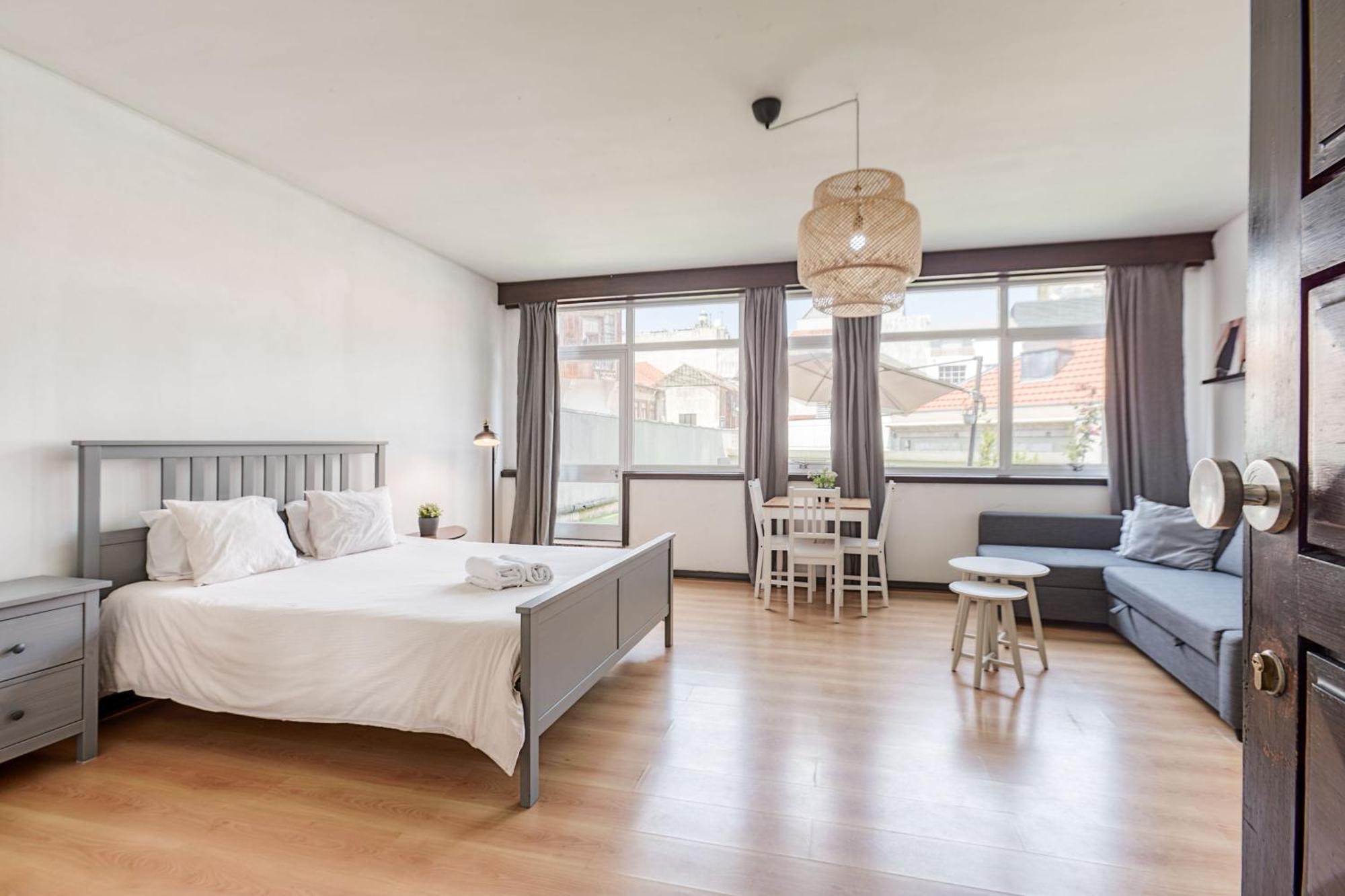 Travel & Live Aliados Apartment Porto Bagian luar foto