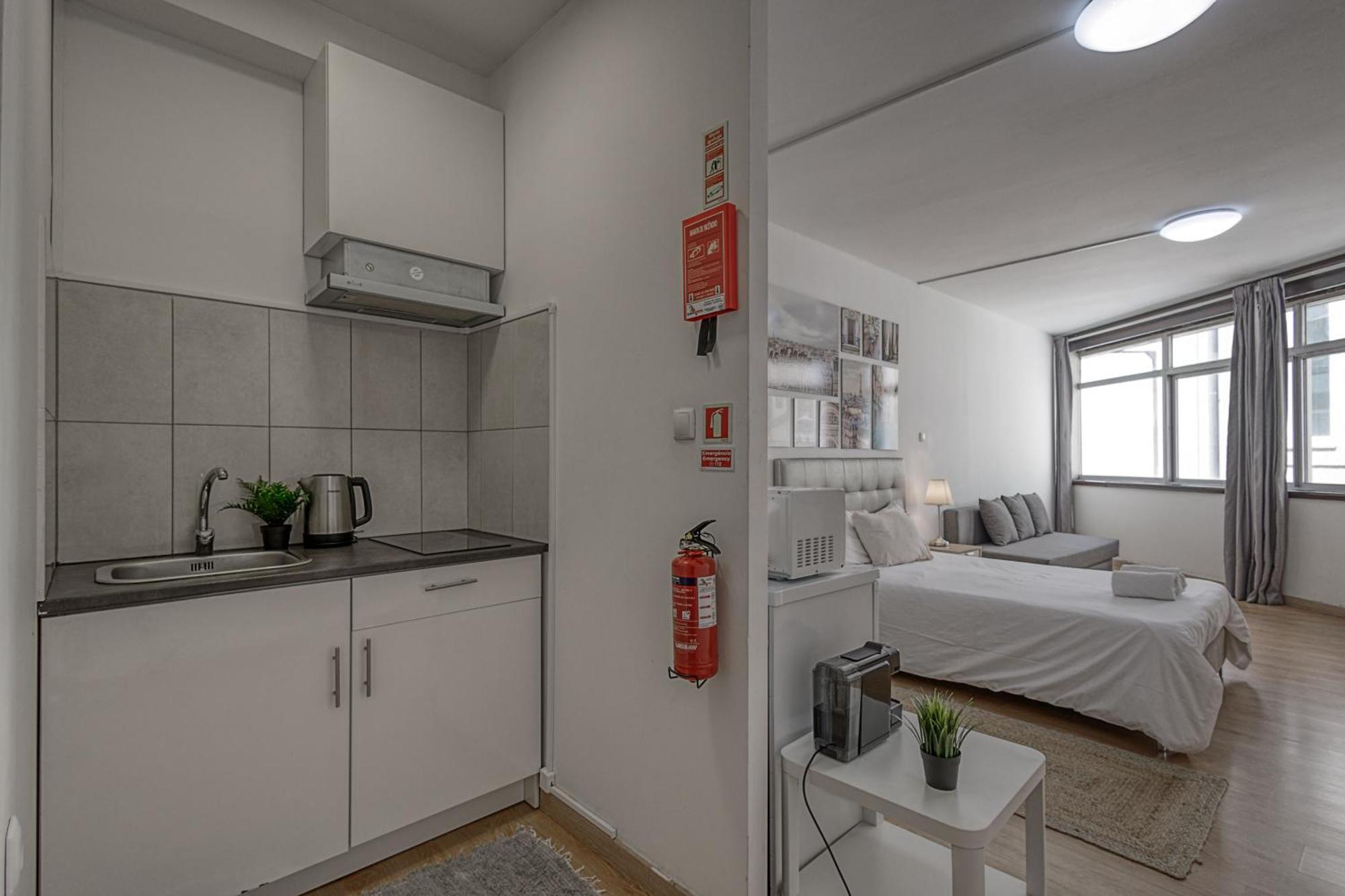 Travel & Live Aliados Apartment Porto Bagian luar foto