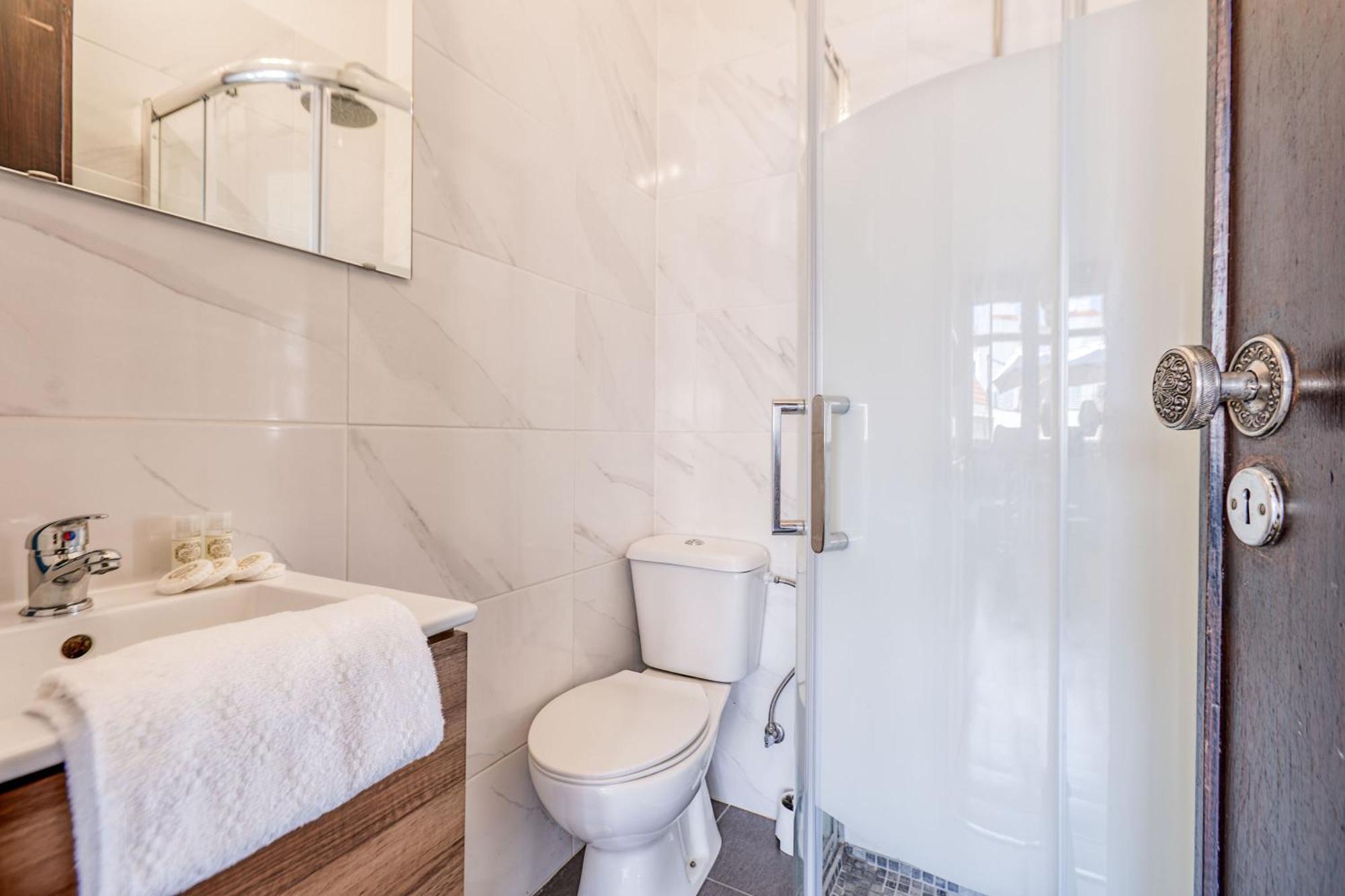 Travel & Live Aliados Apartment Porto Ruang foto