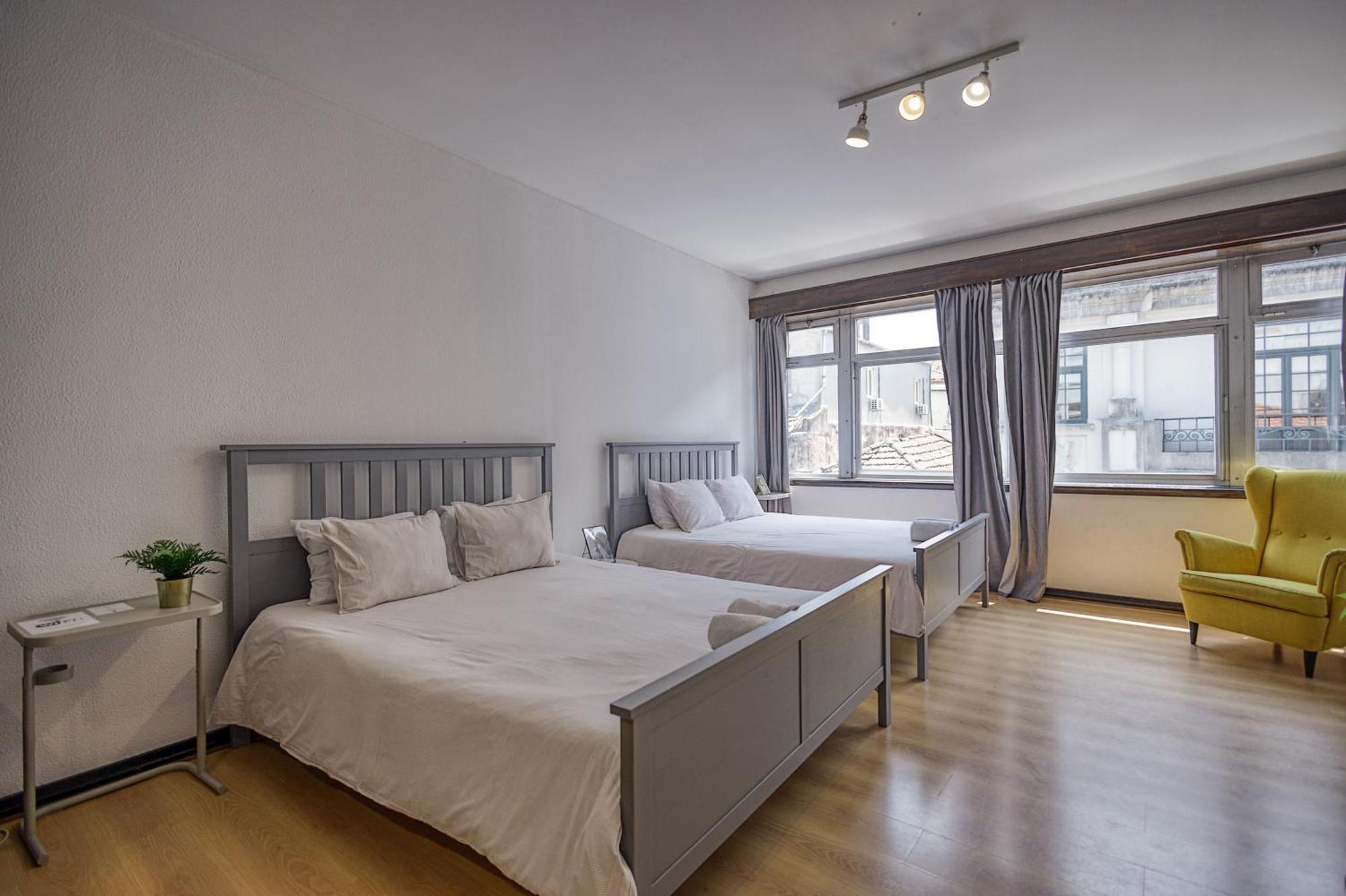 Travel & Live Aliados Apartment Porto Ruang foto